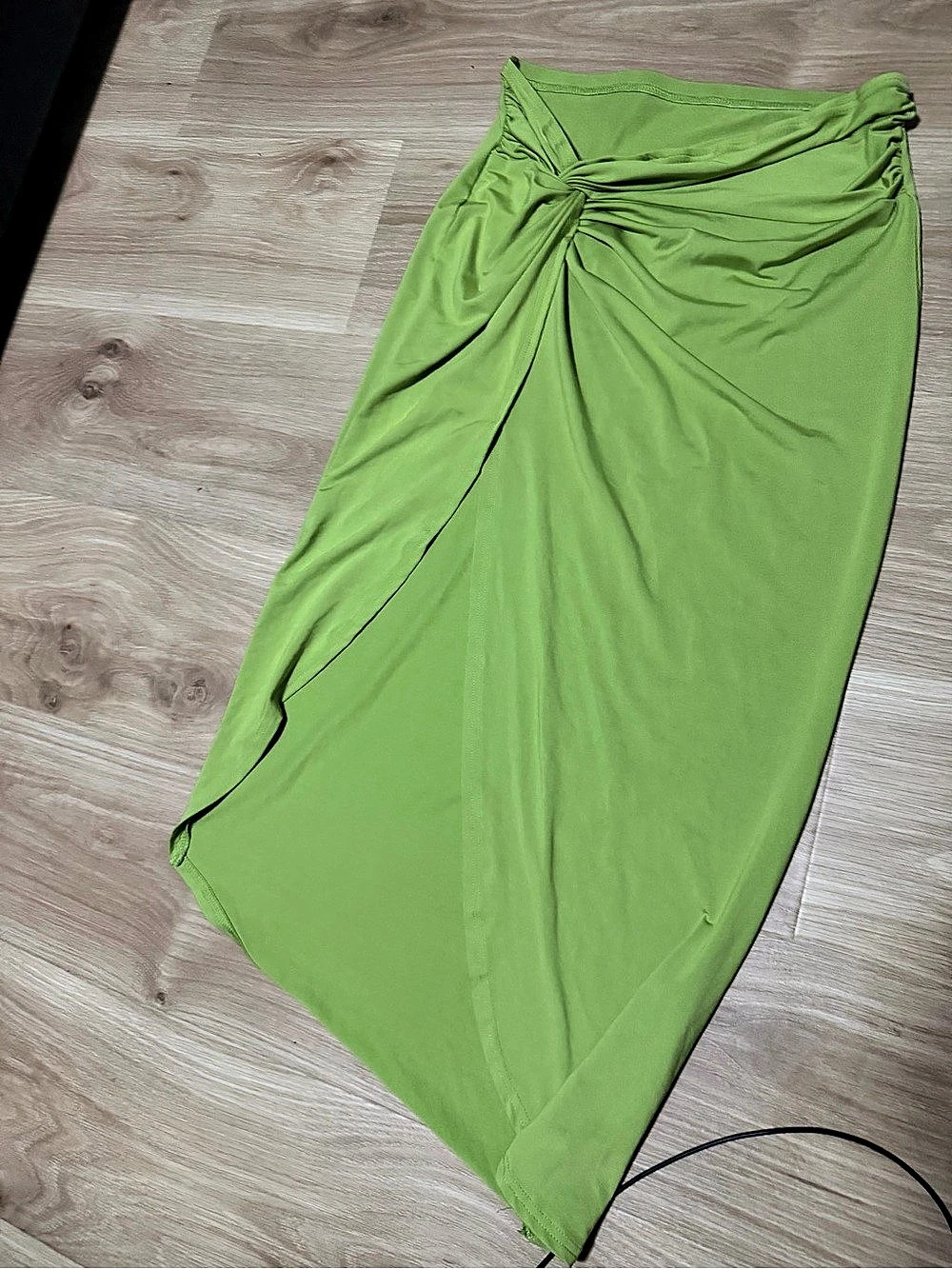 H&M Twist-Detail Wrap Skirt Green Midi